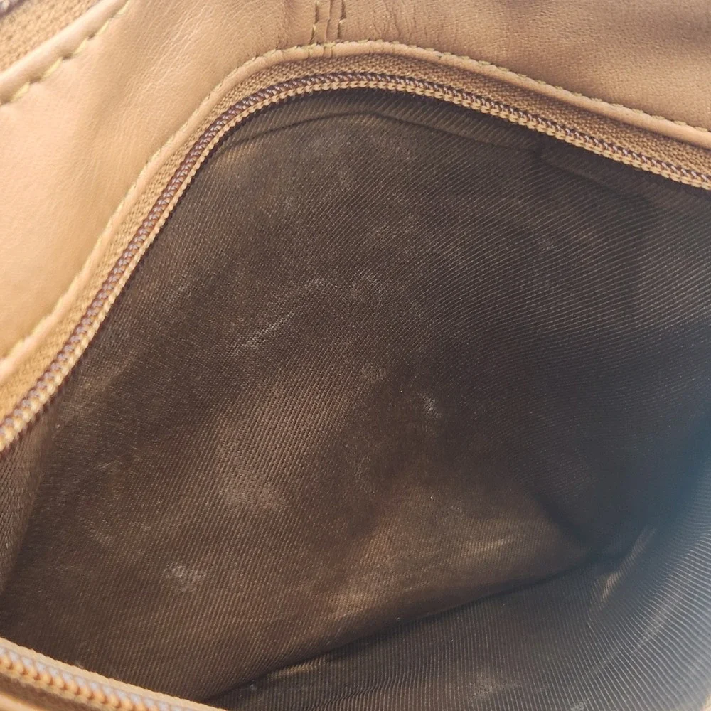 G.H. Bass & Co Brown Leather Crossbody‎ Bag Zip Top Small
